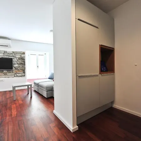 Historic Center Shelter * 피란